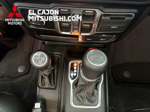 Used 2023 Jeep Wrangler Unlimited Sahara AWD/4WD image 24