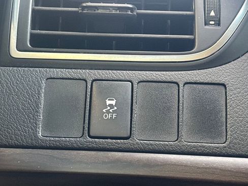 Used 2016 Toyota Camry LE image 23