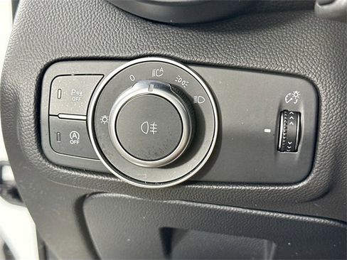 Used 2022 Alfa Romeo Giulia Veloce image 25