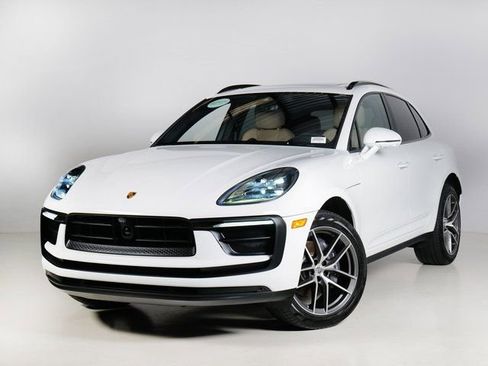 Certified 2026 Porsche Macan image 1