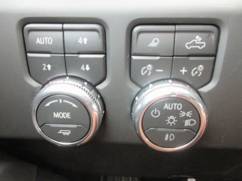 New 2026 GMC Sierra 2500 AT4 w/ AT4 Premium Plus Package image 18