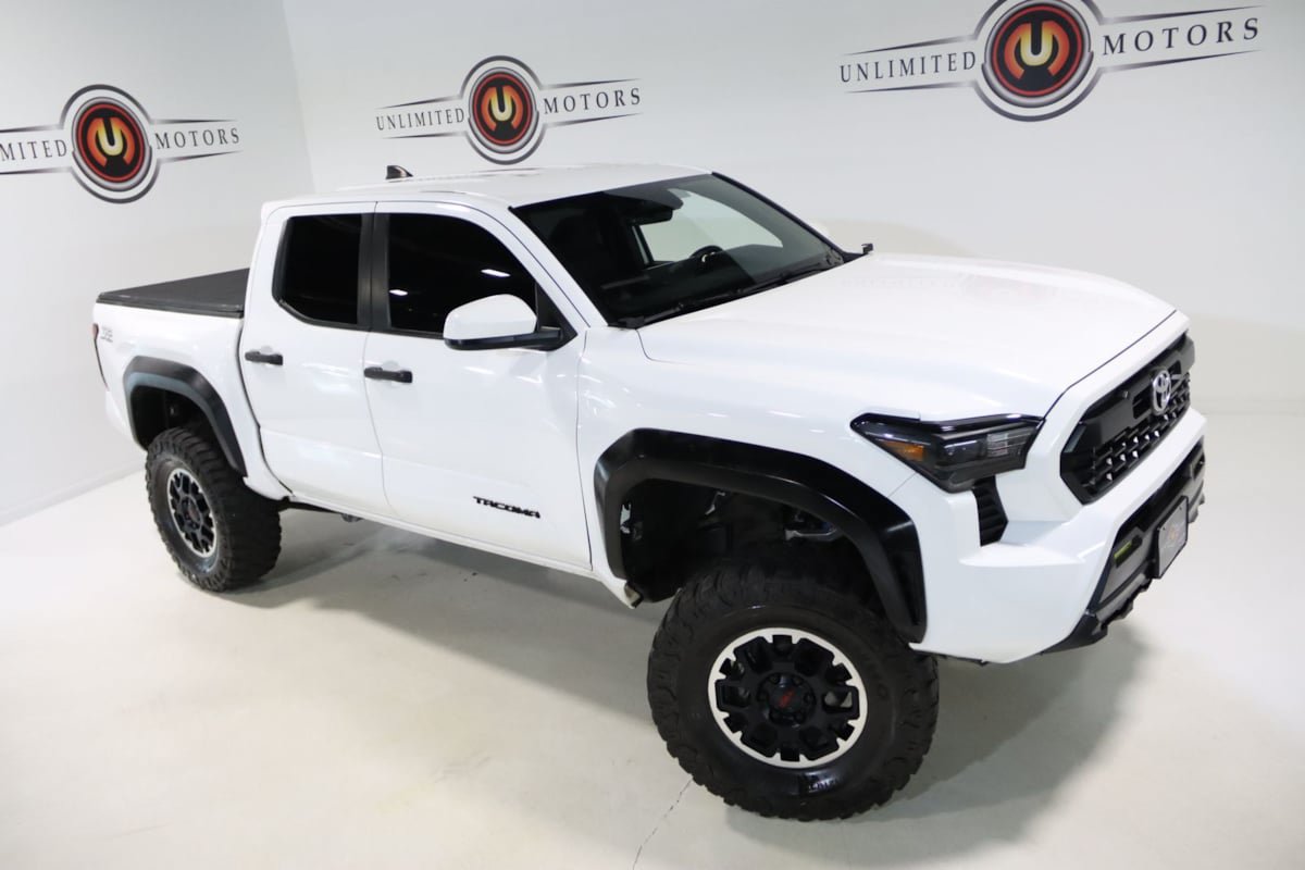 Used 2024 Toyota Tacoma TRD Off-Road AWD/4WD image 68