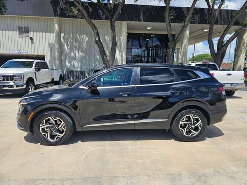 Used 2025 Kia Sportage LX FWD image 33