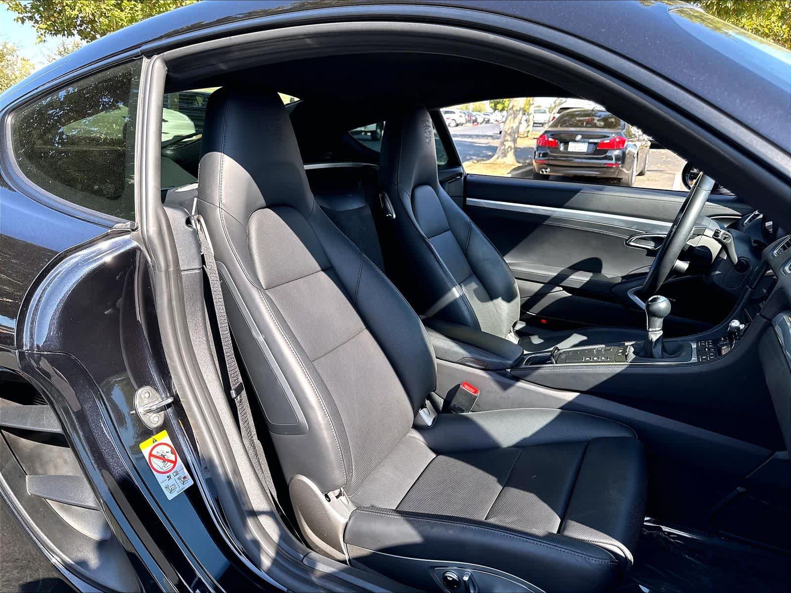 Used 2024 Porsche 718 Cayman RWD image 27