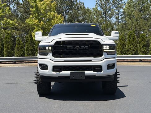 Used 2024 RAM 3500 Limited AWD/4WD image 12
