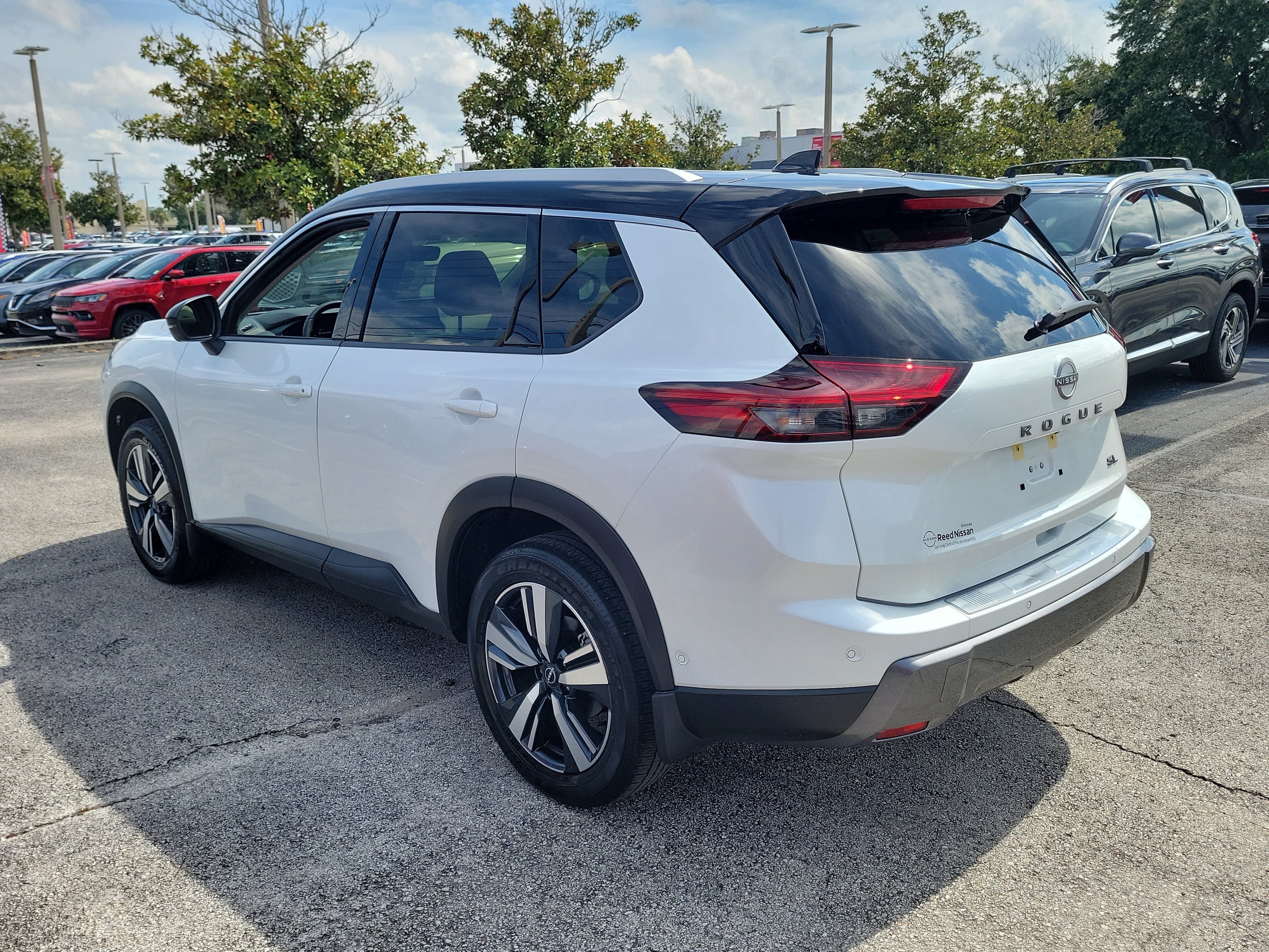 Certified 2024 Nissan Rogue SL w/ SL Premium Package FWD image 8