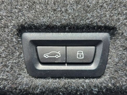 Used 2025 BMW 530i image 13