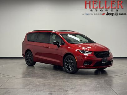 New 2026 Chrysler Pacifica Limited w/ S Appearance Package
