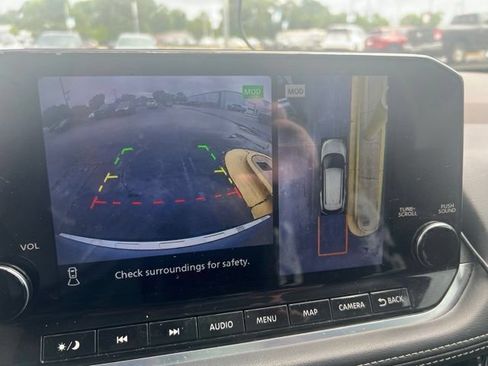 Used 2023 Nissan Rogue Platinum FWD image 15