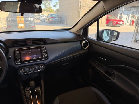 Used 2025 Nissan Versa SV FWD image 33