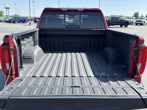 Used 2023 GMC Sierra 1500 SLT w/ SLT Premium Package AWD/4WD image 5