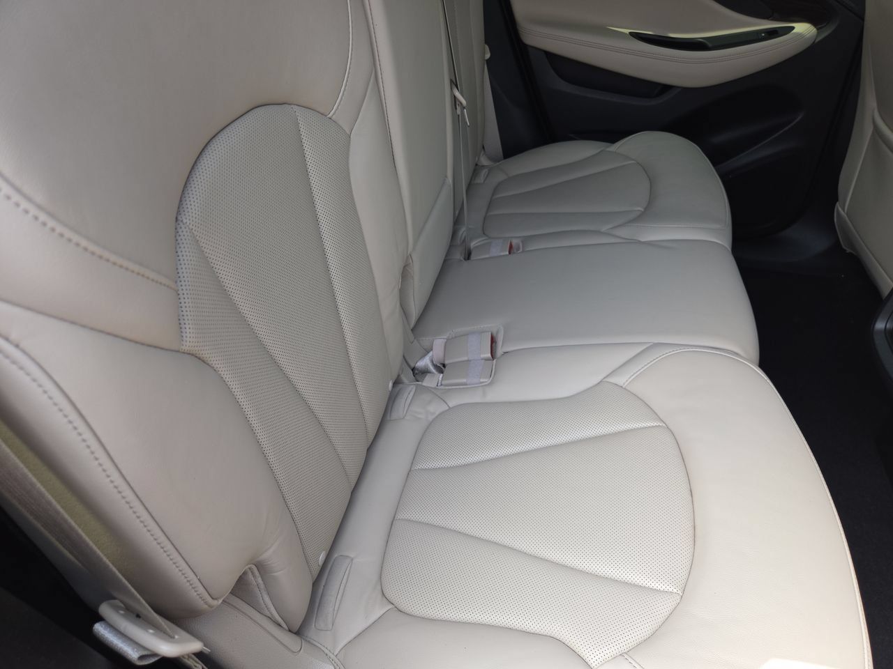 Used 2020 Buick Envision Essence w/ Experience Buick Package AWD/4WD image 22