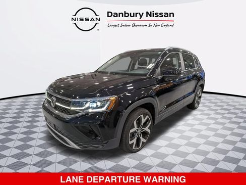 Used 2022 Volkswagen Taos SEL w/ Panoramic Sunroof Package AWD/4WD image 8