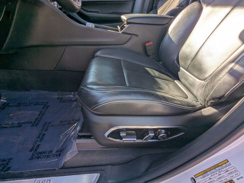 Certified 2022 Jeep Grand Cherokee L Overland w/ Advanced Protech Group III image 19