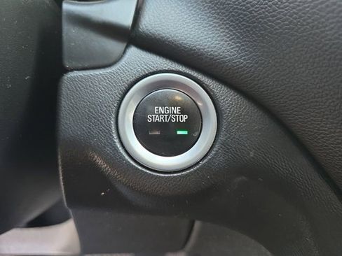 Used 2021 Chevrolet Equinox LT image 30