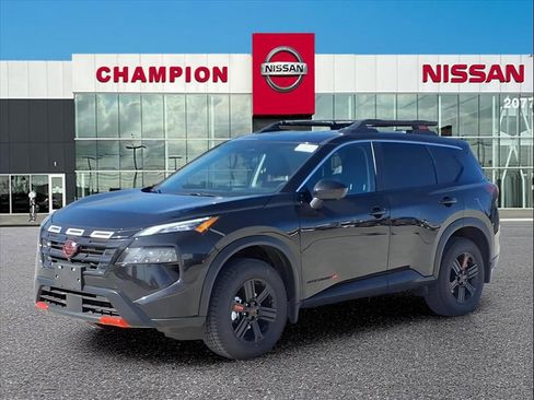 Used 2025 Nissan Rogue SV image 3