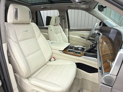 Used 2026 Cadillac Escalade Platinum Sport AWD/4WD image 42