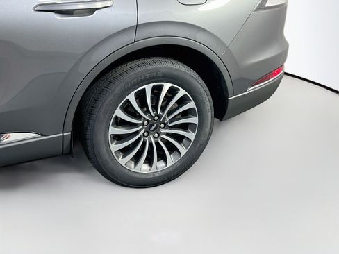 Used 2023 Lincoln Aviator AWD w/ Premium Package image 32