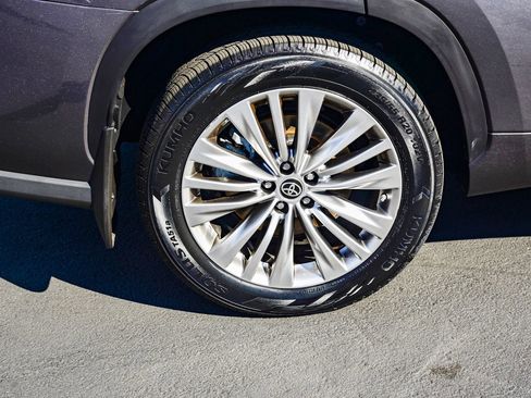 Certified 2022 Toyota Highlander Platinum image 9