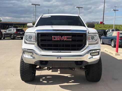 Used 2018 GMC Sierra 1500 4x4 Crew Cab w/ Sierra Appearance Package image 3