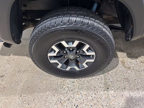 Used 2019 Toyota Tacoma TRD Off-Road image 29