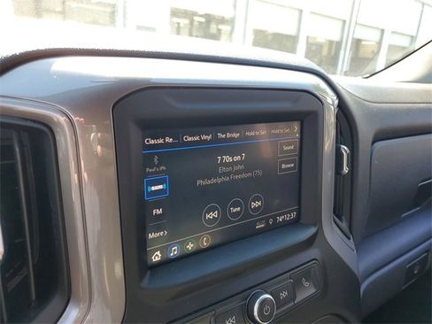 Used 2022 Chevrolet Silverado 1500 Custom w/ Safety Confidence Package image 18