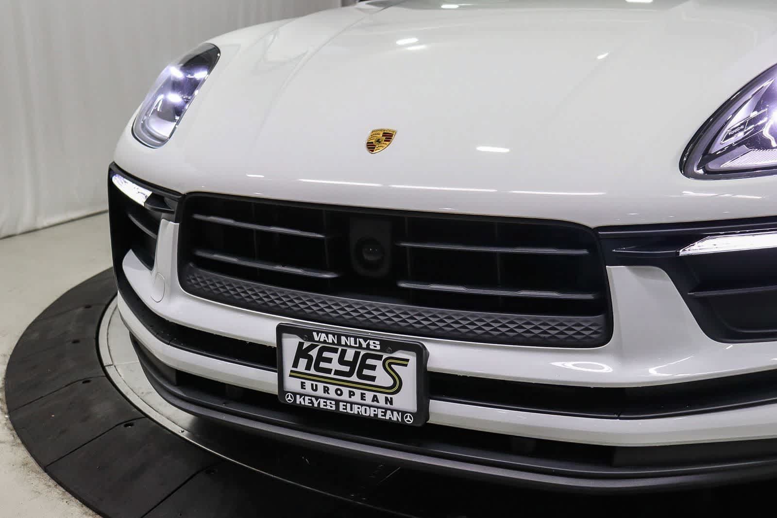 Used 2024 Porsche Macan AWD/4WD image 8