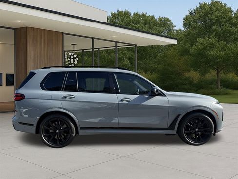 New 2026 BMW X7 M60i image 6