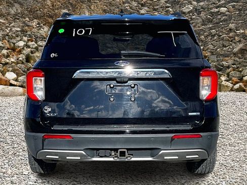 Used 2020 Ford Explorer XLT w/ Equipment Group 202A image 4