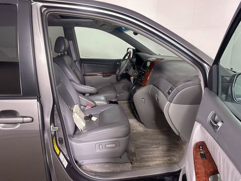 Used 2005 Toyota Sienna XLE Limited w/ XLE Limited Pkg 2 AWD/4WD image 23