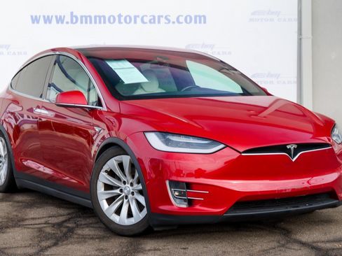 Used 2016 Tesla Model X 90D image 1
