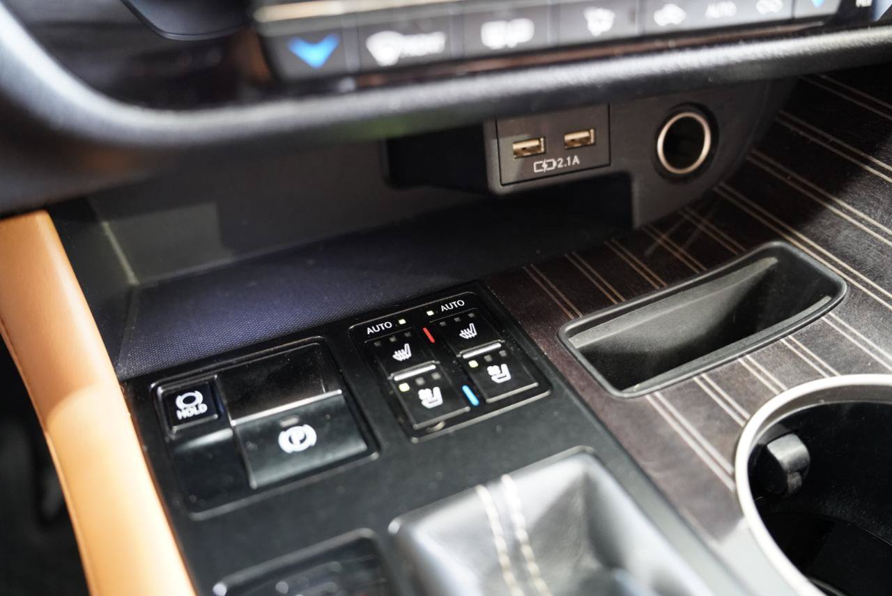 Used 2021 Lexus RX 450h AWD w/ Luxury Package image 24