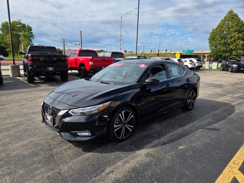 Used 2021 Nissan Sentra SR image 3