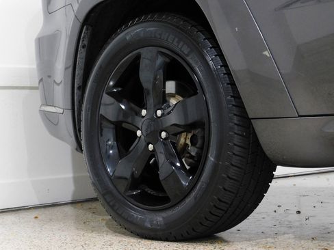 Used 2016 Jeep Grand Cherokee Overland w/ Advanced Technology Group image 10