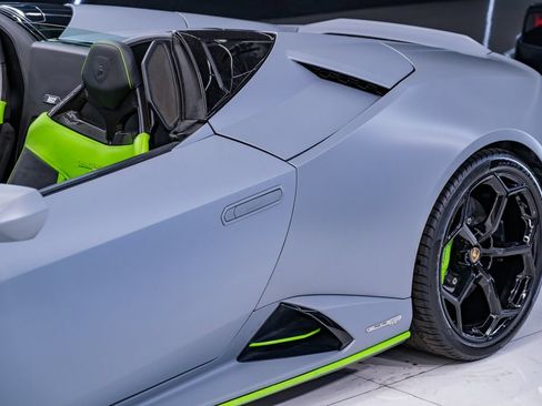 Used 2023 Lamborghini Huracan EVO RWD image 10