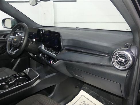 Used 2026 Chevrolet Equinox LT FWD image 24