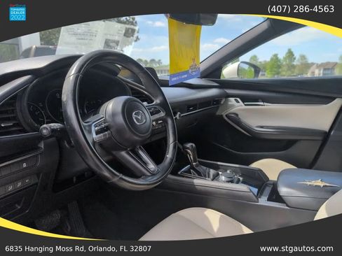 Used 2020 MAZDA MAZDA3 Hatchback w/ Preferred Package FWD image 13