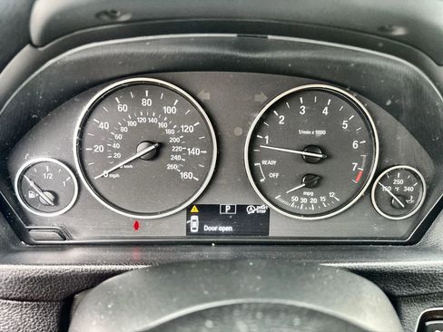 Used 2017 BMW 320i Sedan image 10