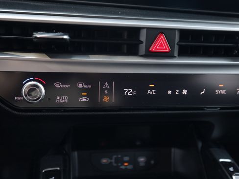 New 2026 Kia Sorento S FWD image 9
