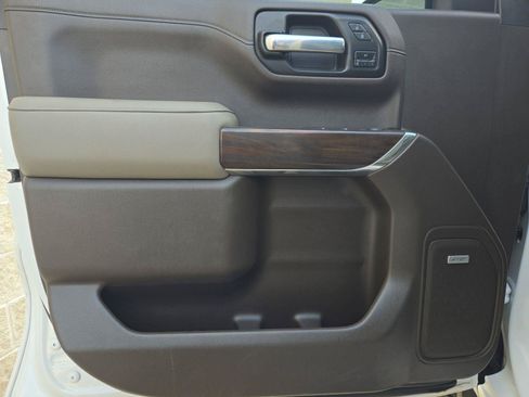 Used 2021 GMC Sierra 1500 SLT RWD image 12