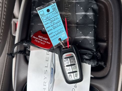 Certified 2020 Chrysler Pacifica Touring w/ Advanced Safetytec Group FWD image 19