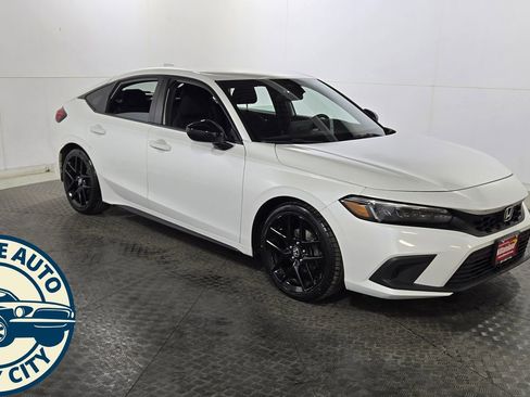 Used 2023 Honda Civic Sport image 1
