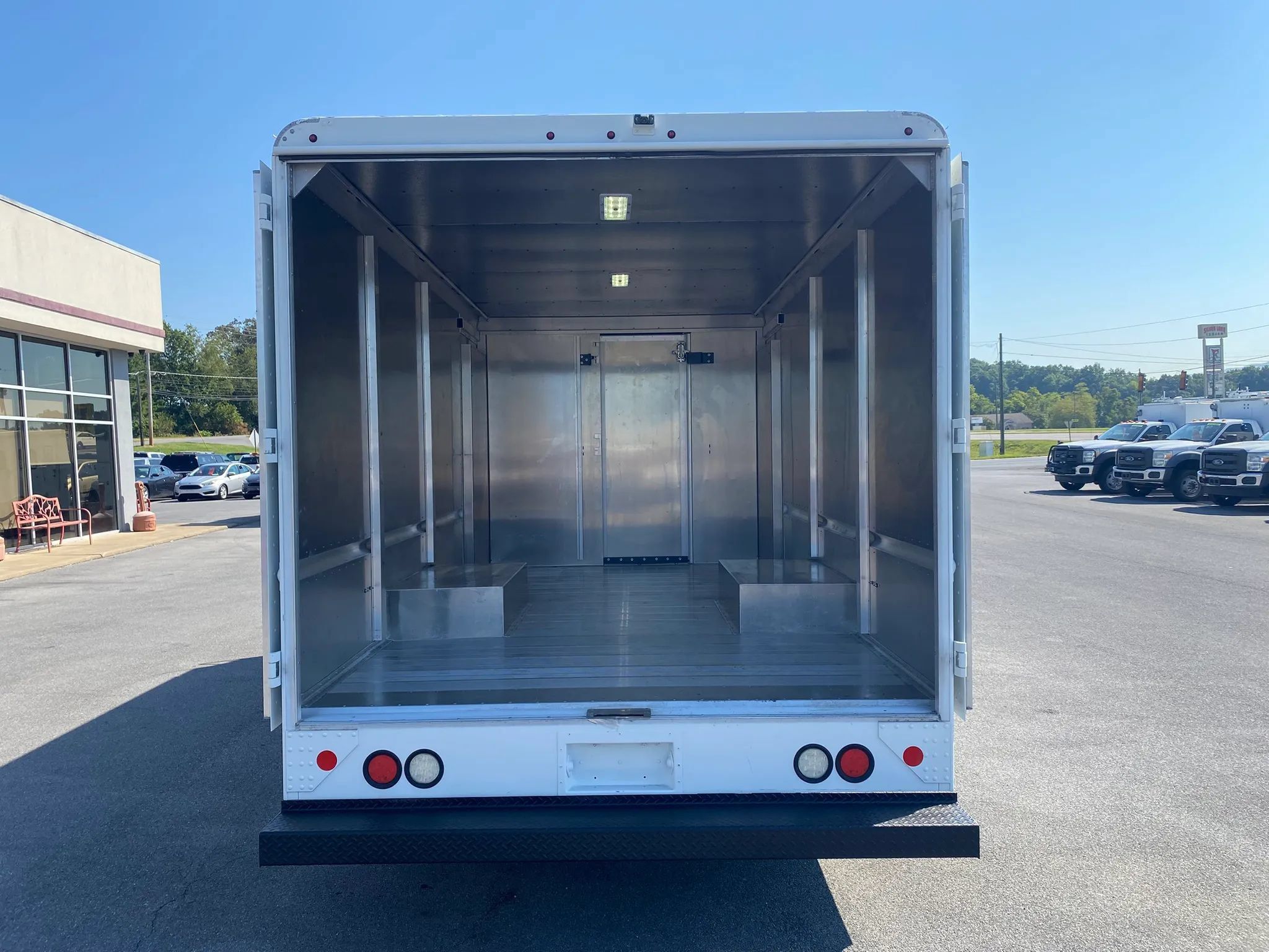 Used 2017 Ford E-350 and Econoline 350 Super Duty w/ A/C Prep Package RWD image 19