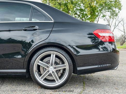 Used 2010 Mercedes-Benz E 63 AMG Sedan image 5
