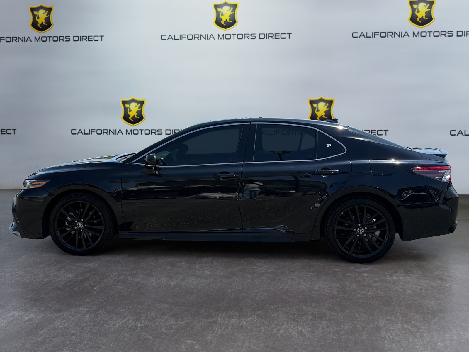Used 2024 Toyota Camry XSE w/ Cold Weather Package FWD image 2