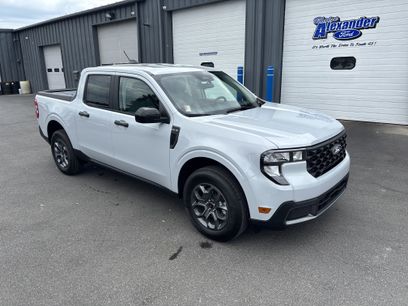 New 2025 Ford Maverick XLT w/ XLT Luxury Package