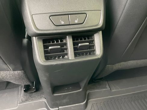 Used 2025 Chevrolet Equinox ACTIV w/ Convenience Package III image 24