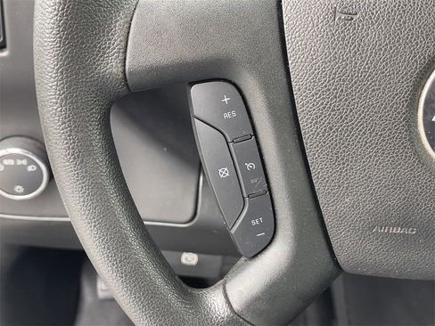 Used 2010 Chevrolet Express 2500 image 23