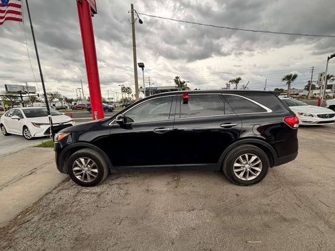 Used 2017 Kia Sorento L FWD image 6