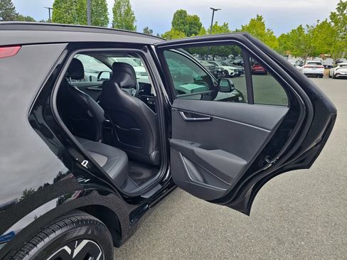 Certified 2025 Kia Niro Wind FWD image 25
